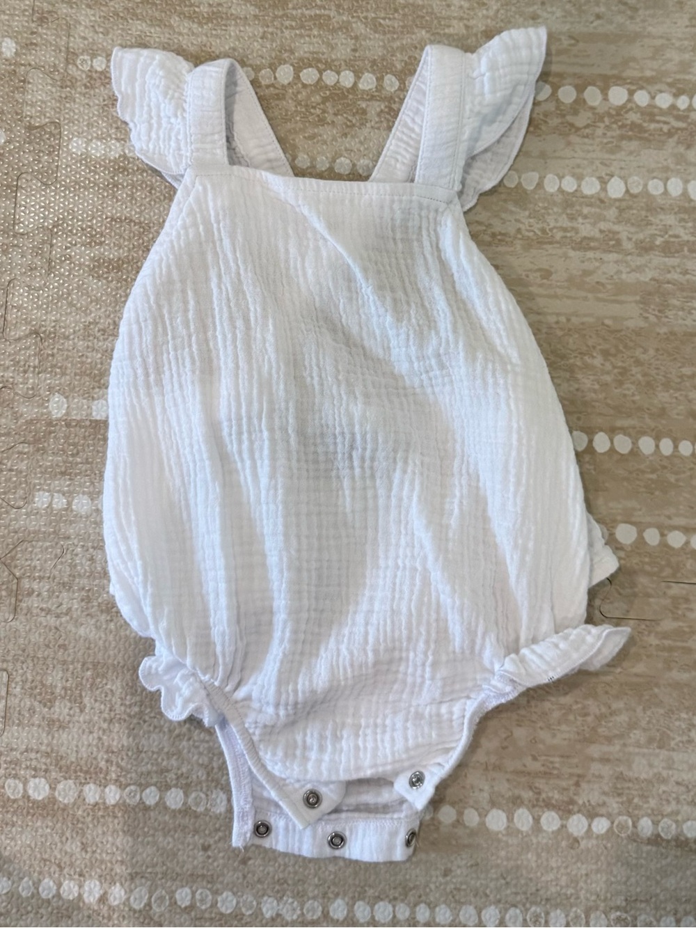 Posh Peanut White Cotton Crinkle Ruffled Romper 2T